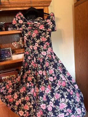 All that Jazz cottagecore cotton Navy Floral Off-Shoulder Midi Dress xs